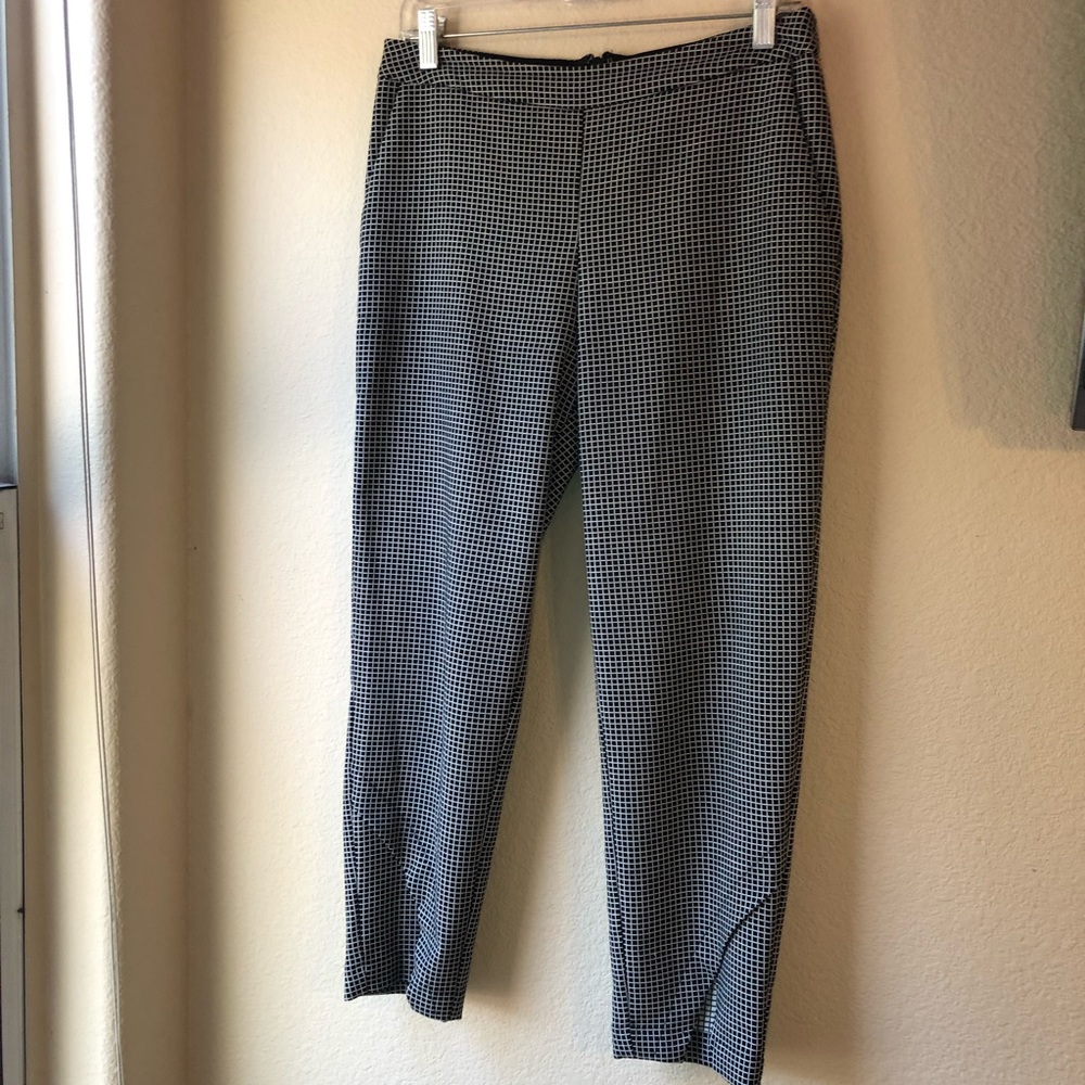 BCBGeneration cropped capri pants with pockets and notched split front hemline